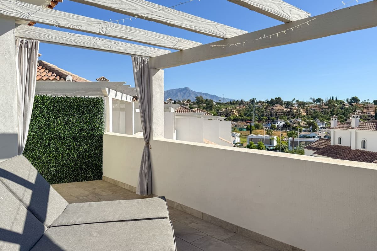 Townhouse in El Paraiso — photo 6 of 10