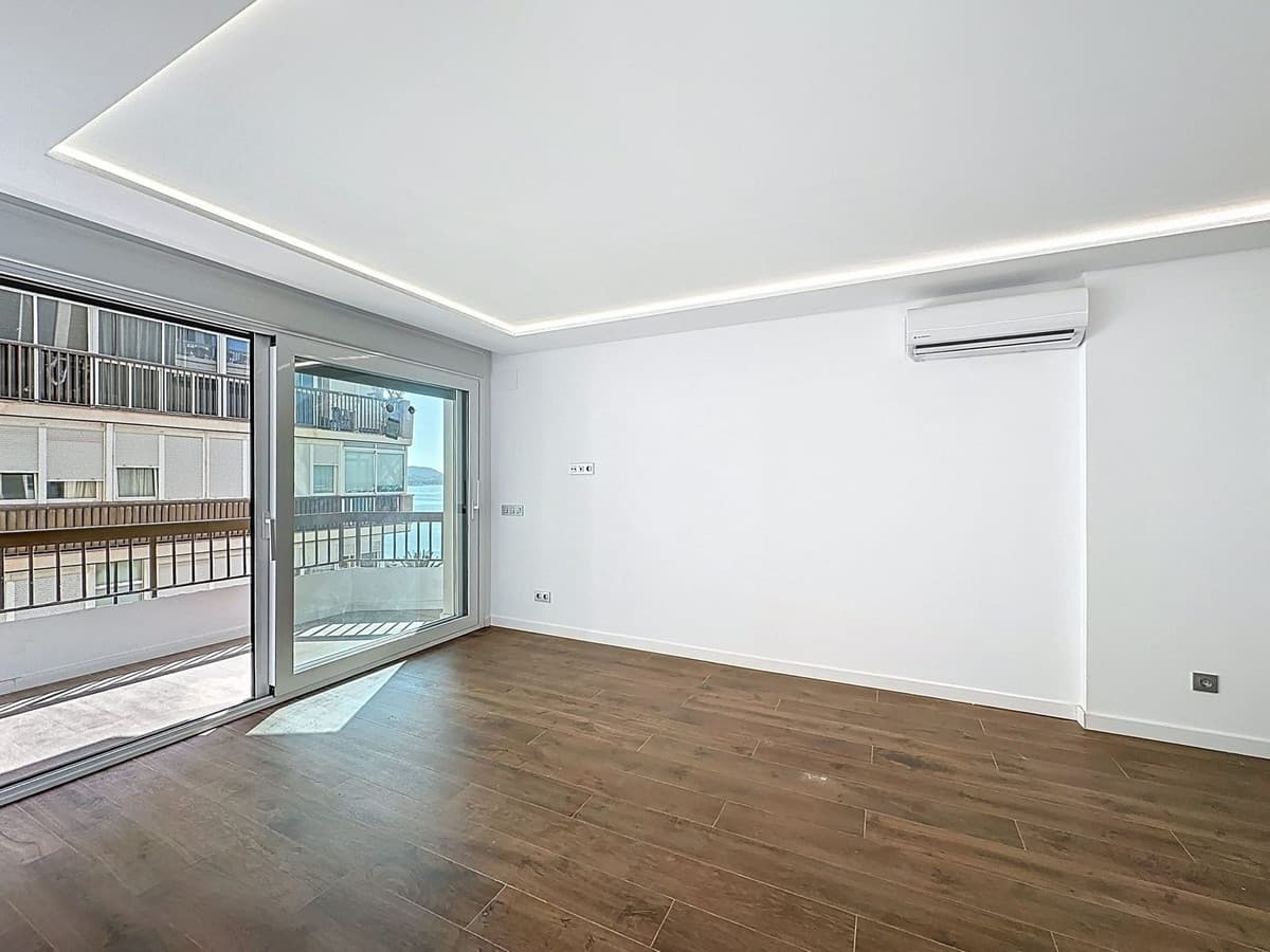 Middle Floor Apartment in Malagueta — photo 3 of 10