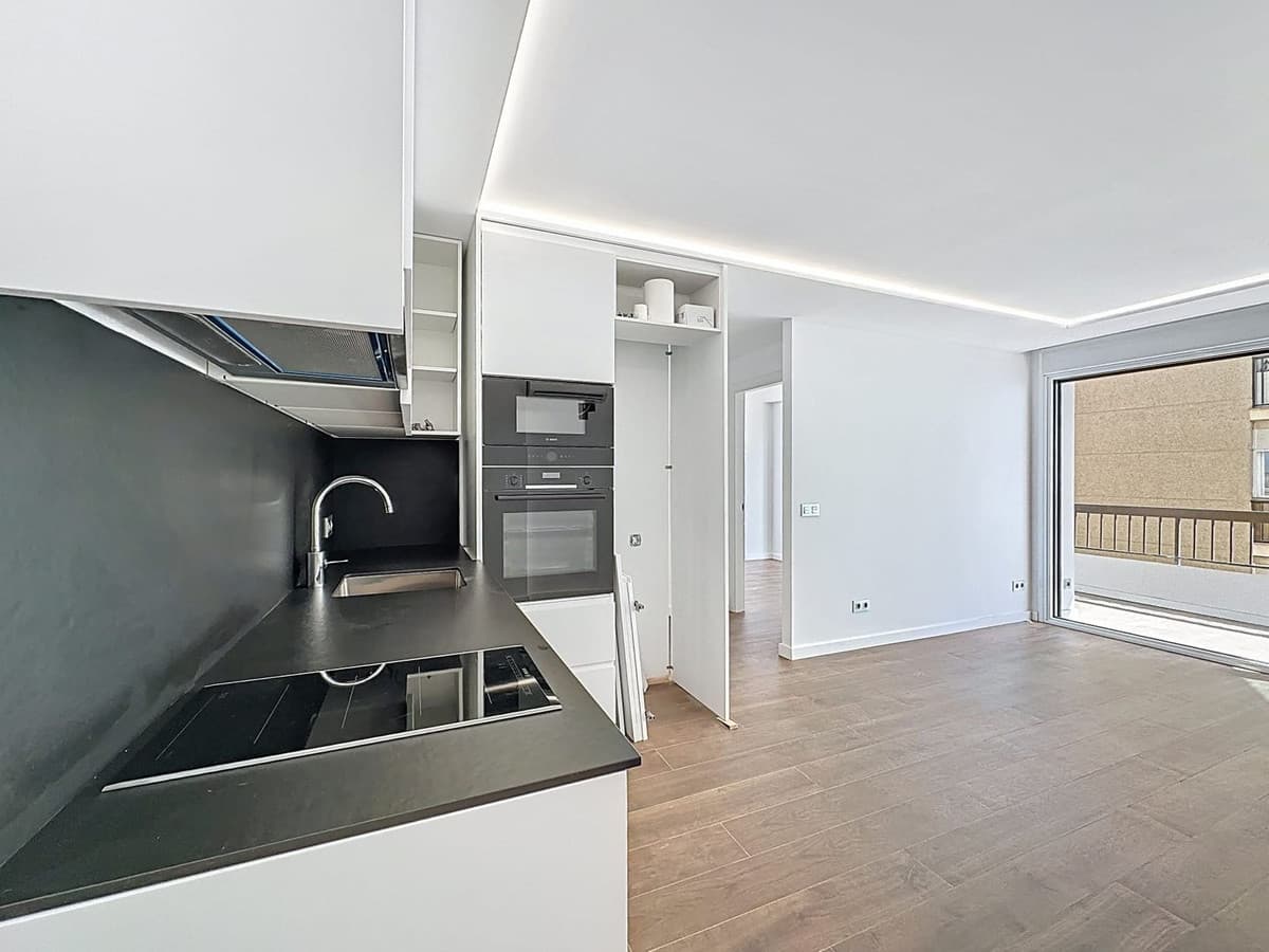 Middle Floor Apartment in Malagueta — photo 4 of 10