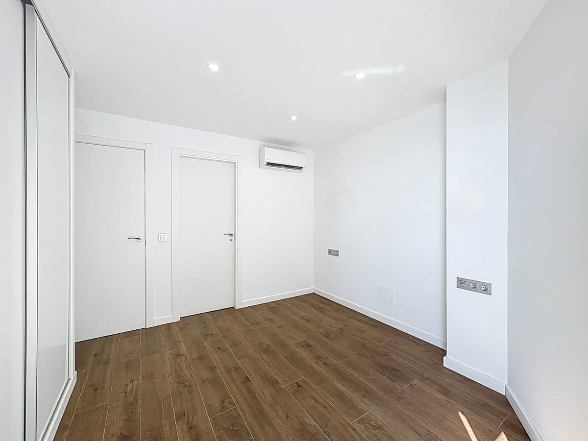 Middle Floor Apartment in Malagueta — photo 10 of 10