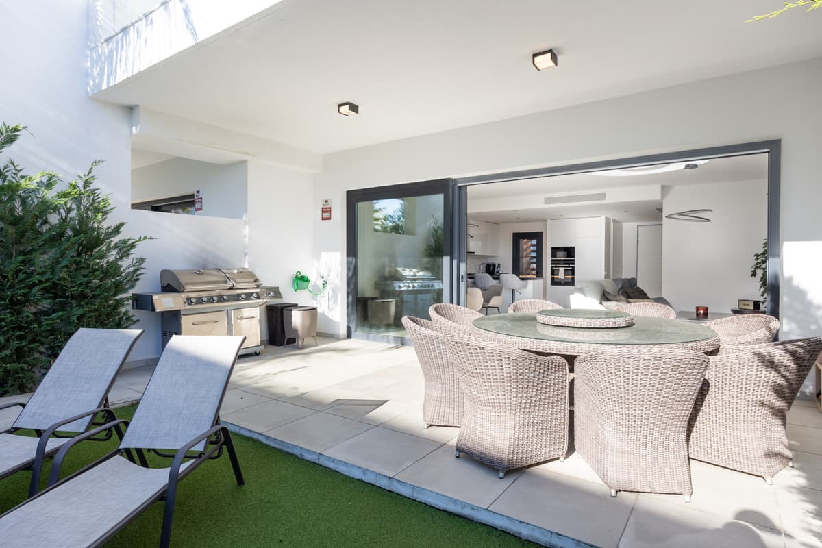 Townhouse in Estepona — photo 2 of 10