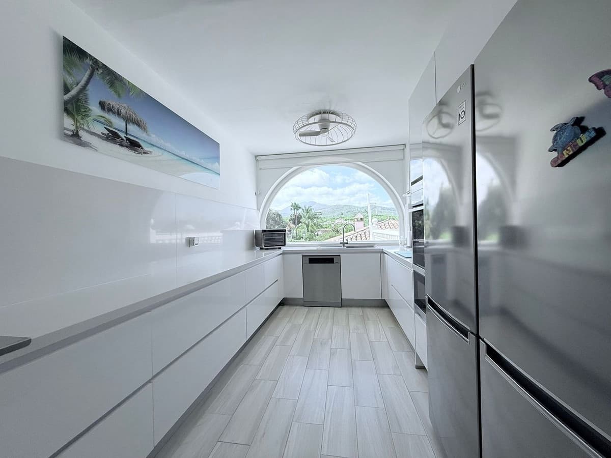 Detached Villa in Coín — photo 1 of 10
