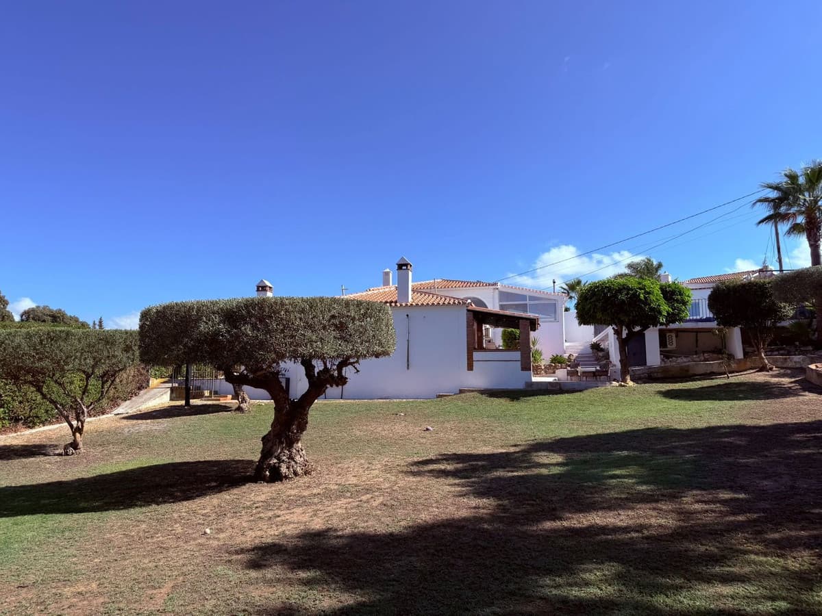 Detached Villa in Coín — photo 5 of 10