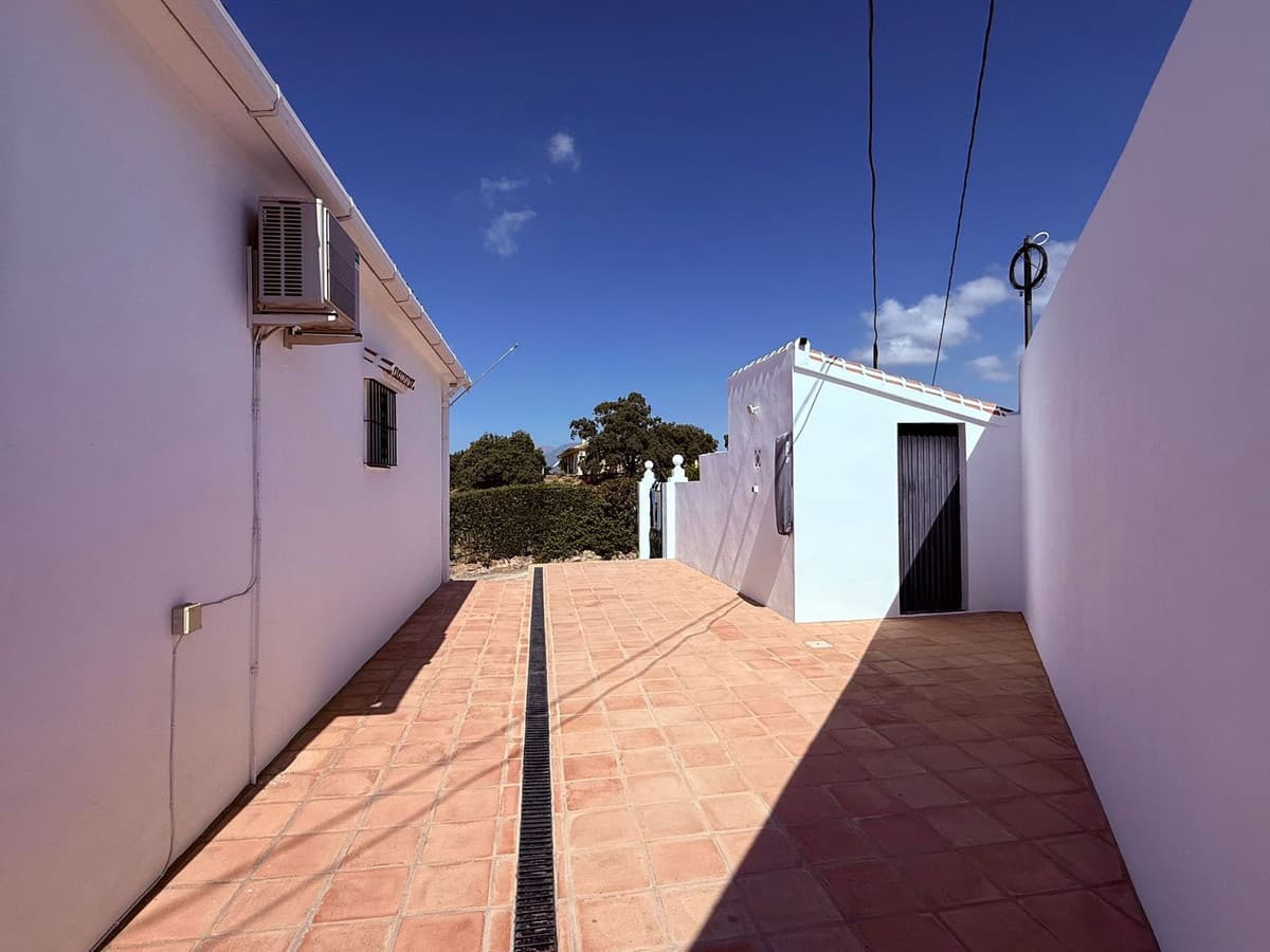 Detached Villa in Coín — photo 9 of 10