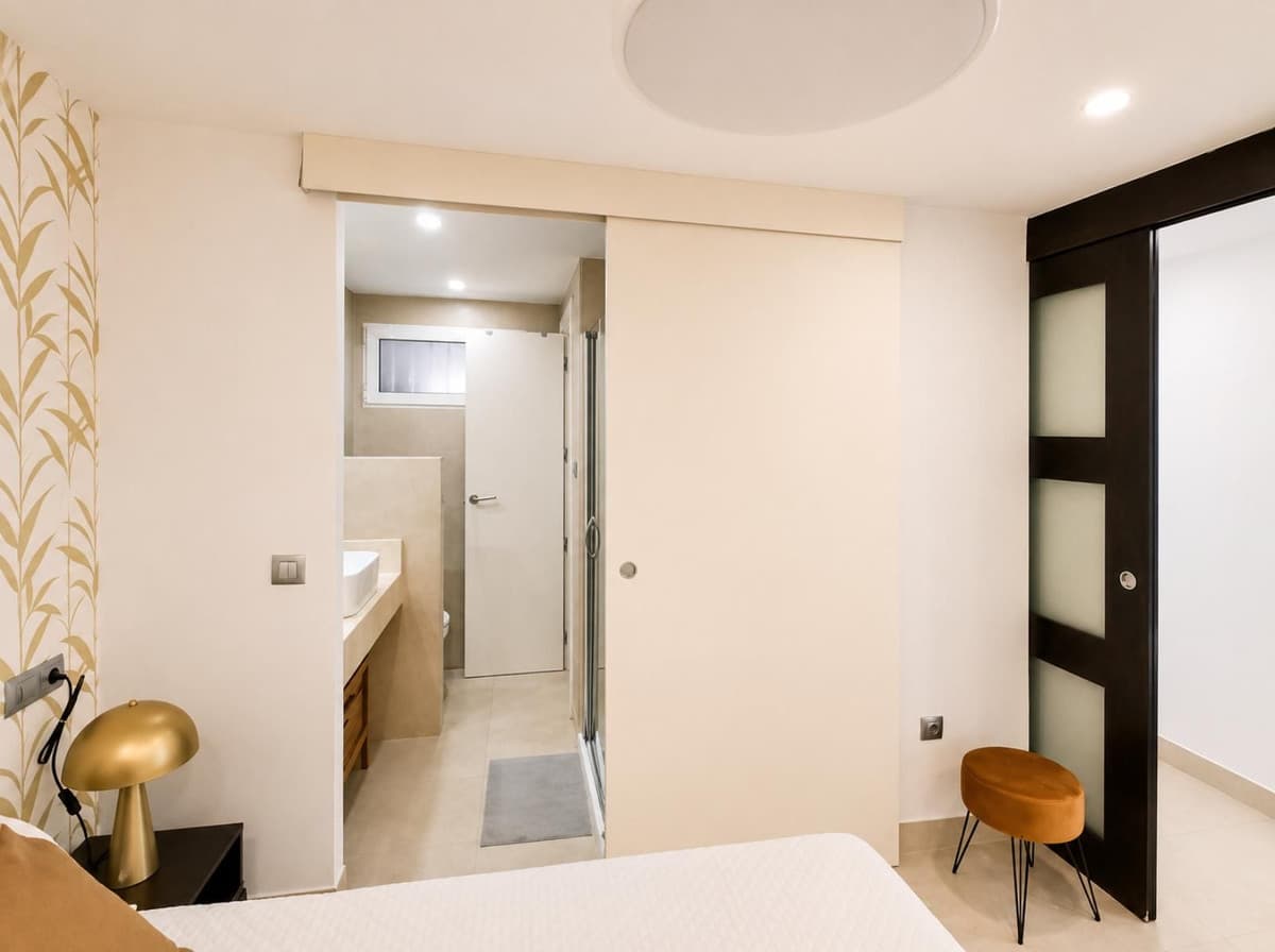 Middle Floor Apartment in Costabella — photo 7 of 10