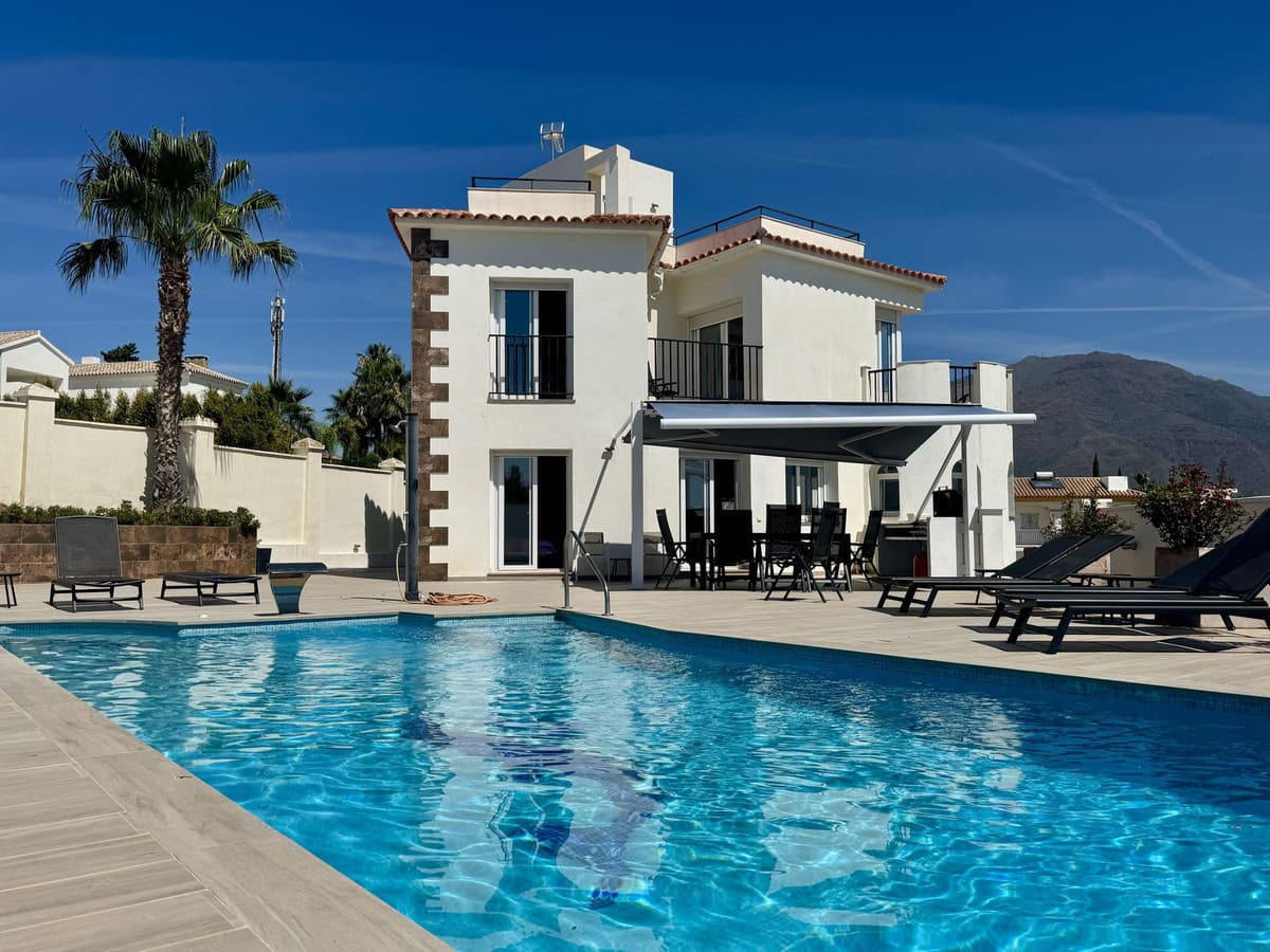 Detached Villa in Estepona — photo 2 of 10