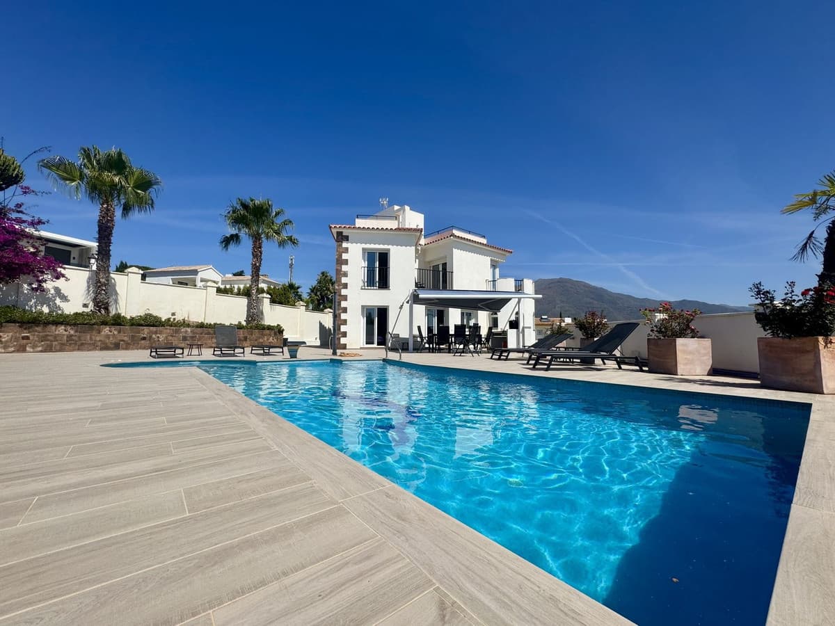 Detached Villa in Estepona — photo 4 of 10