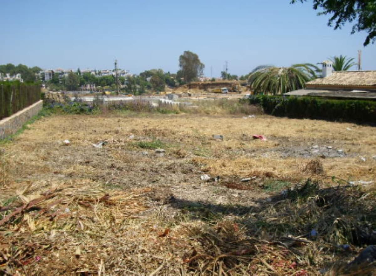 Residential Plot in Estepona — photo 1 of 3