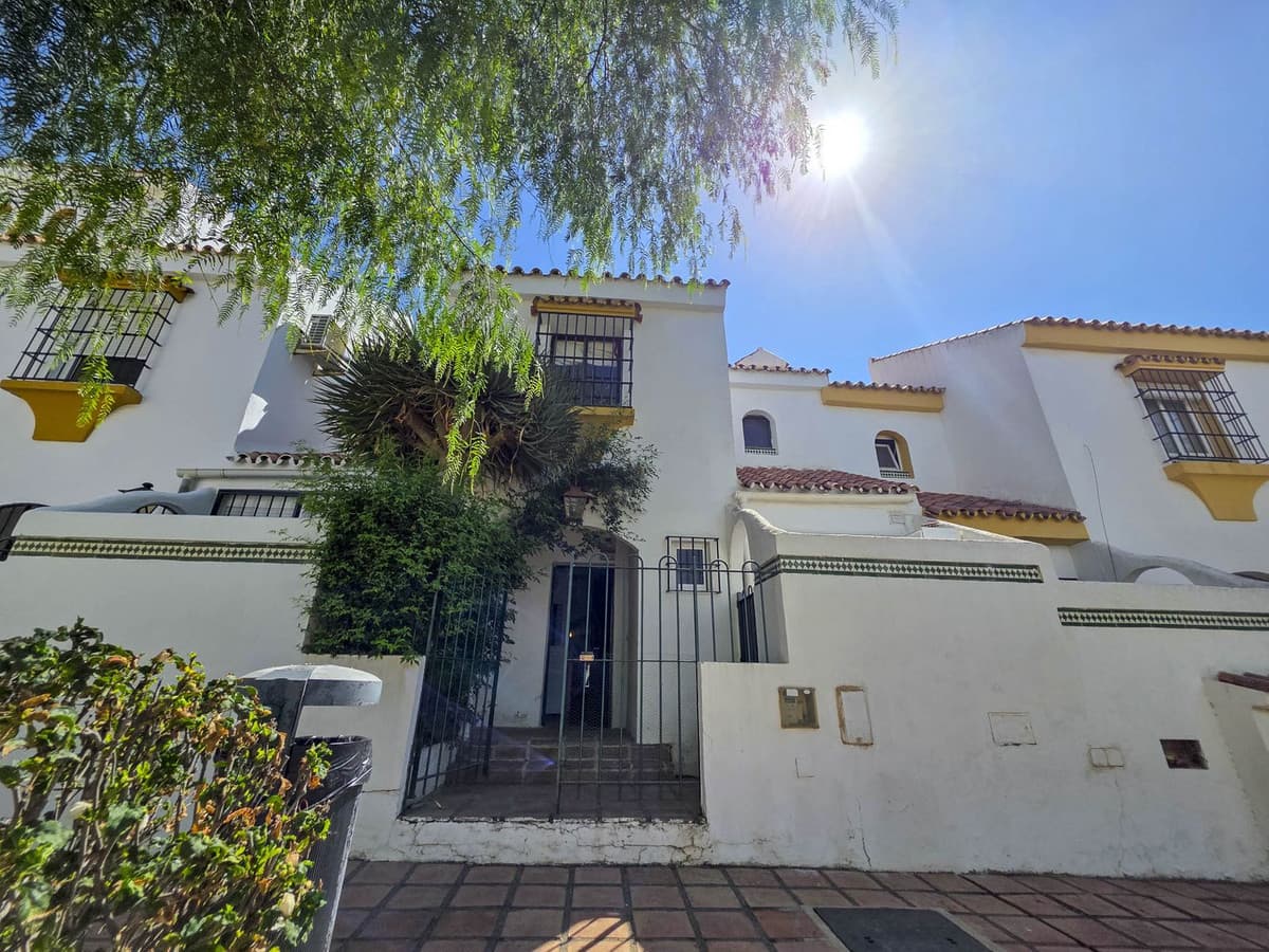 Townhouse in Casares Playa — photo 1 of 10