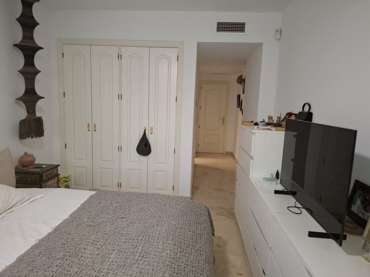 Middle Floor Apartment in El Paraiso — photo 5 of 10