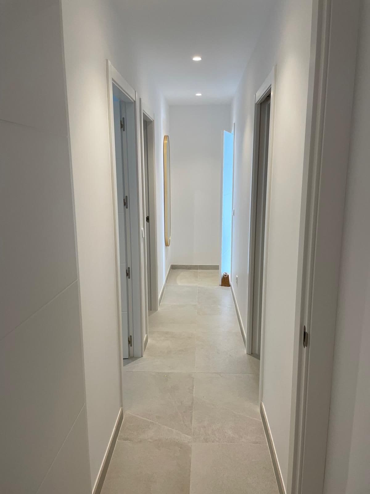 Middle Floor Apartment in Benalmadena Costa — photo 10 of 10