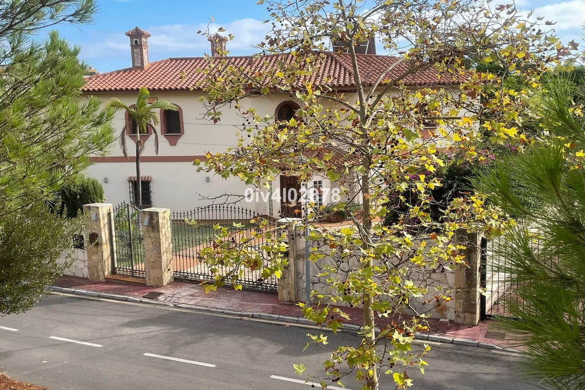 Detached Villa in Benalmadena Costa — photo 4 of 10