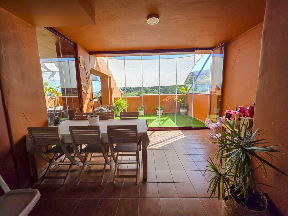 Middle Floor Apartment in La Duquesa — photo 3 of 10