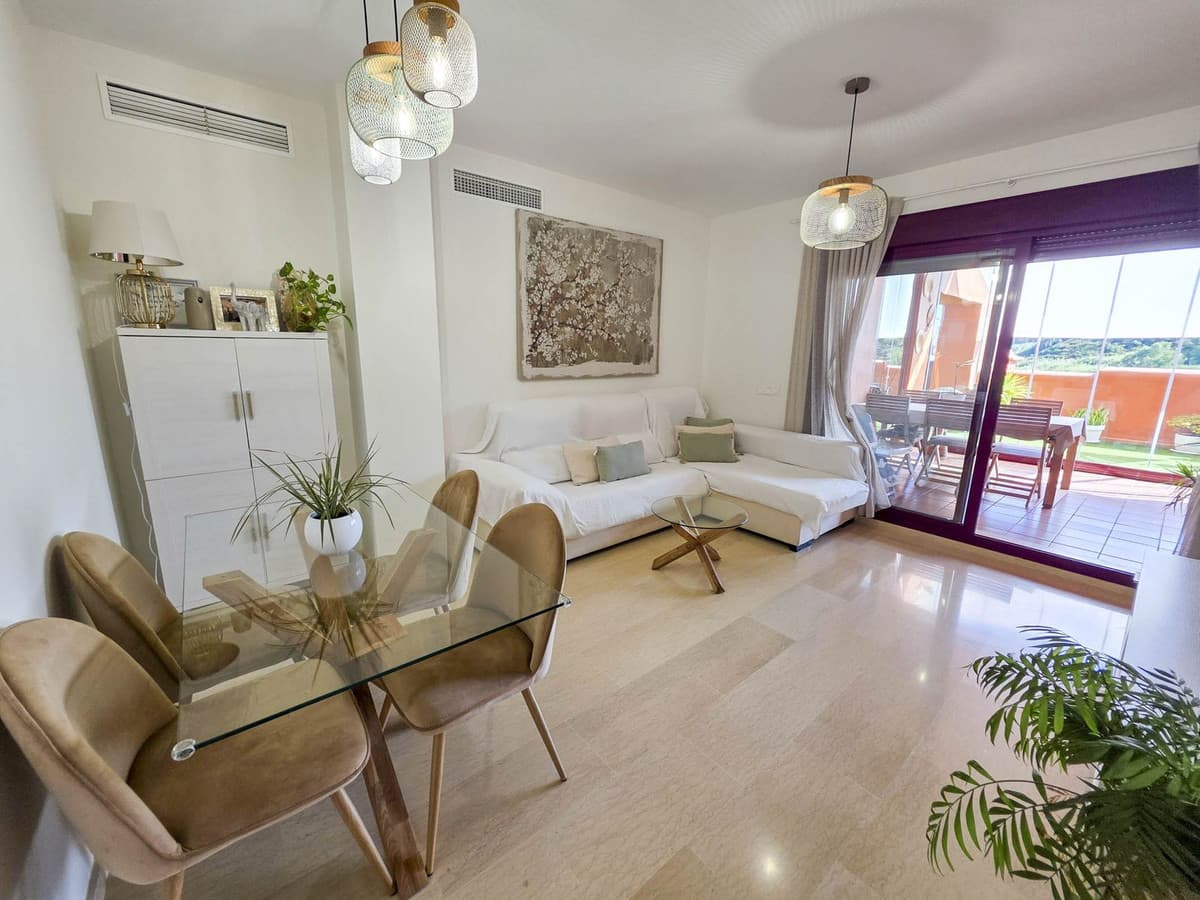 Middle Floor Apartment in La Duquesa — photo 4 of 10