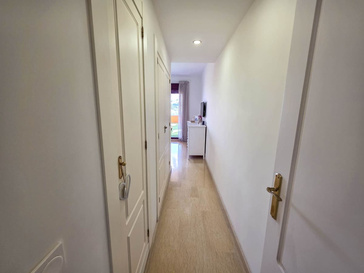 Middle Floor Apartment in La Duquesa — photo 8 of 10