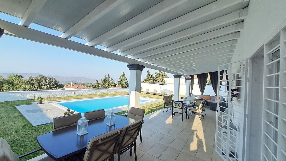 Detached Villa in Alhaurín el Grande — photo 2 of 10