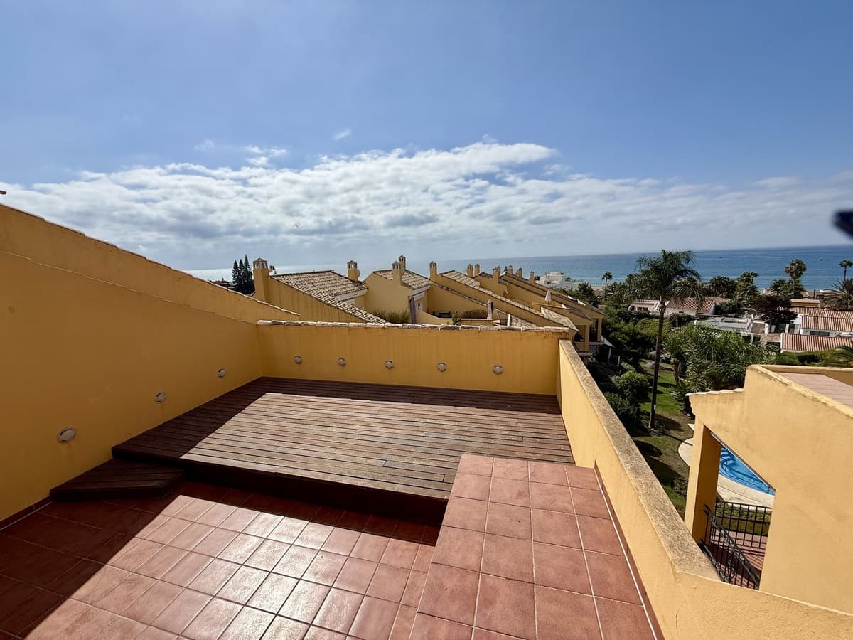 Semi-Detached House in Elviria — photo 7 of 10