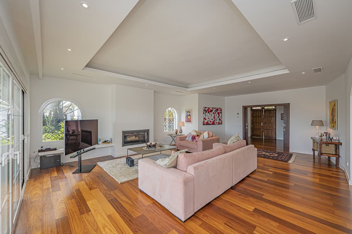 Detached Villa in El Paraiso — photo 7 of 10