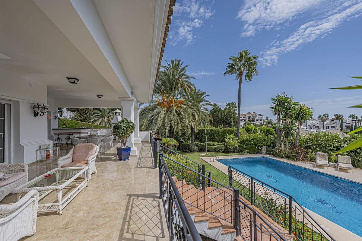 Detached Villa in El Paraiso — photo 8 of 10