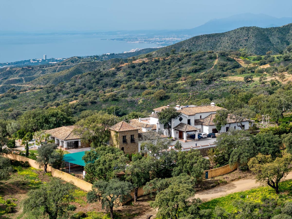 Detached Villa in La Mairena — photo 2 of 10