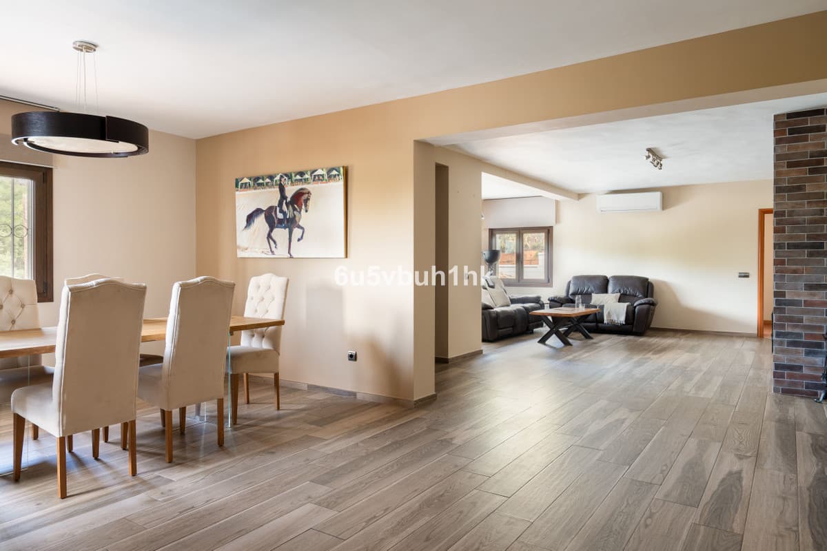 Detached Villa in Benalmadena — photo 1 of 10