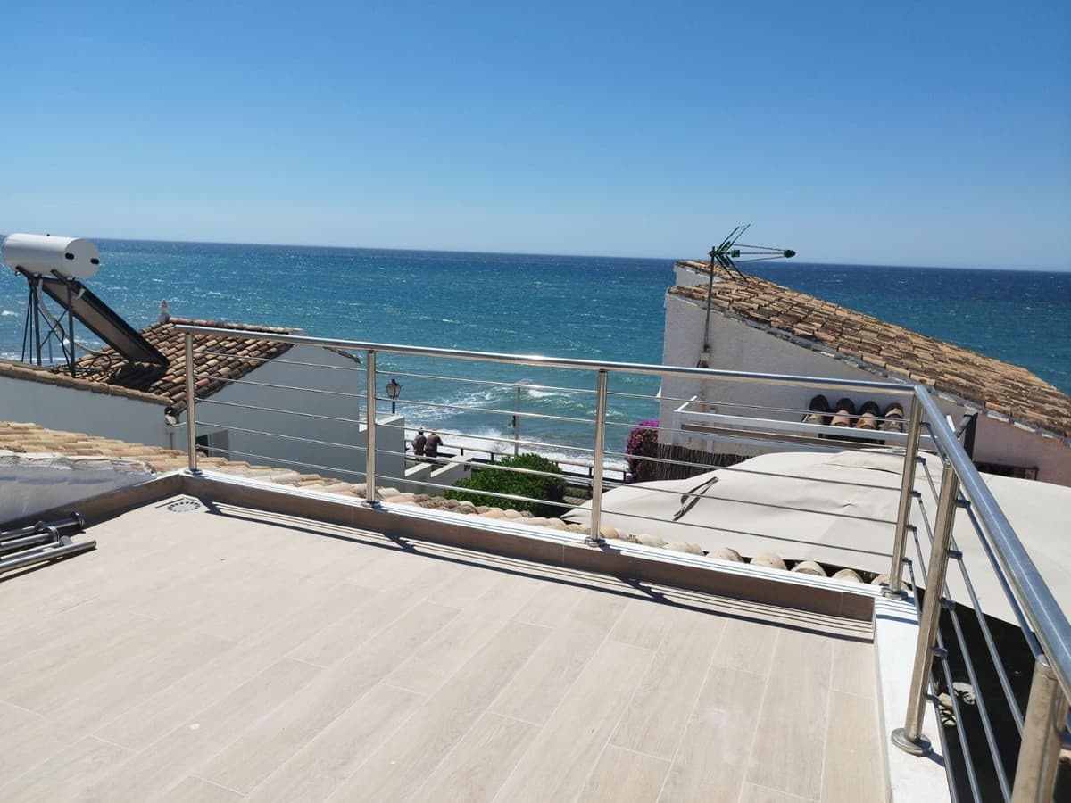 Semi-Detached House in Estepona — photo 1 of 10