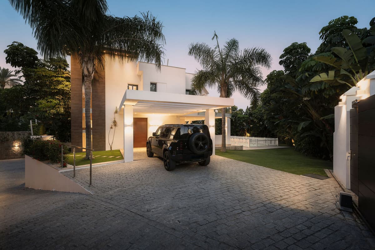 Detached Villa in La Quinta — photo 3 of 10