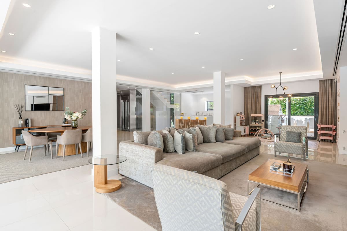 Detached Villa in La Quinta — photo 4 of 10