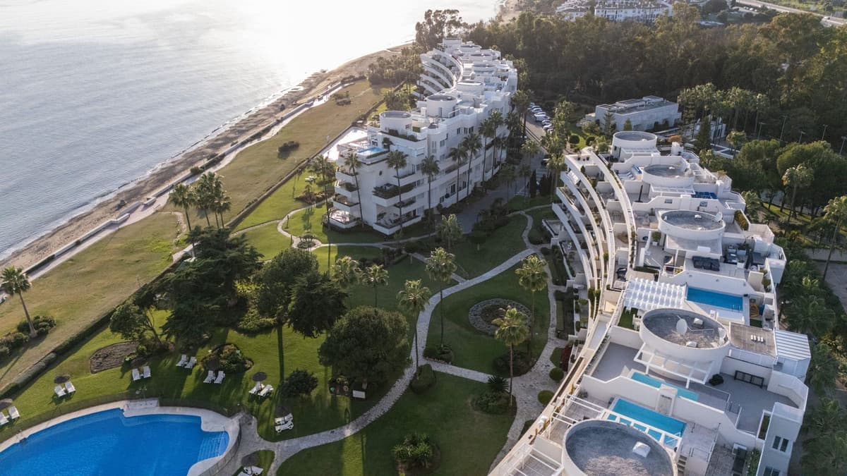 Middle Floor Apartment in Estepona — photo 8 of 10