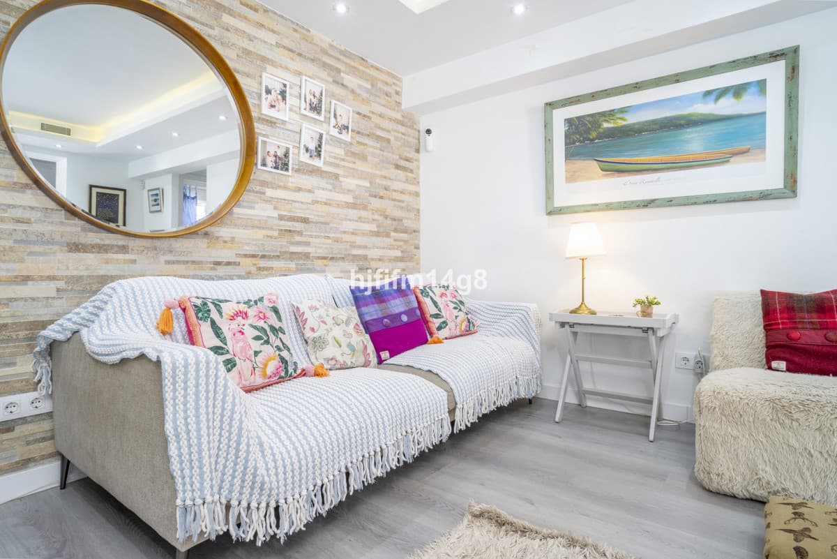 Detached Villa in La Campana — photo 5 of 10