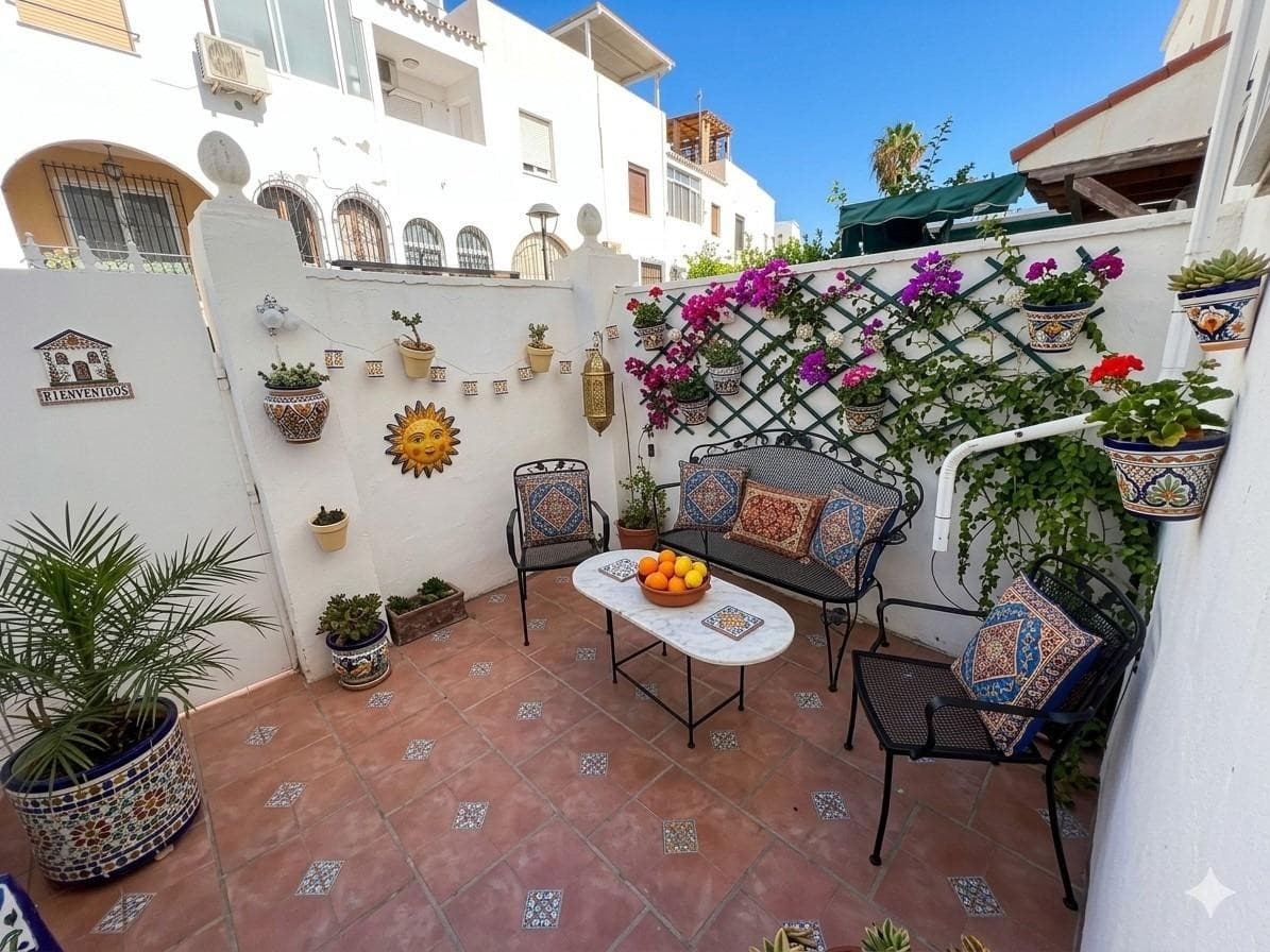 Semi-Detached House in La Colina — photo 5 of 10