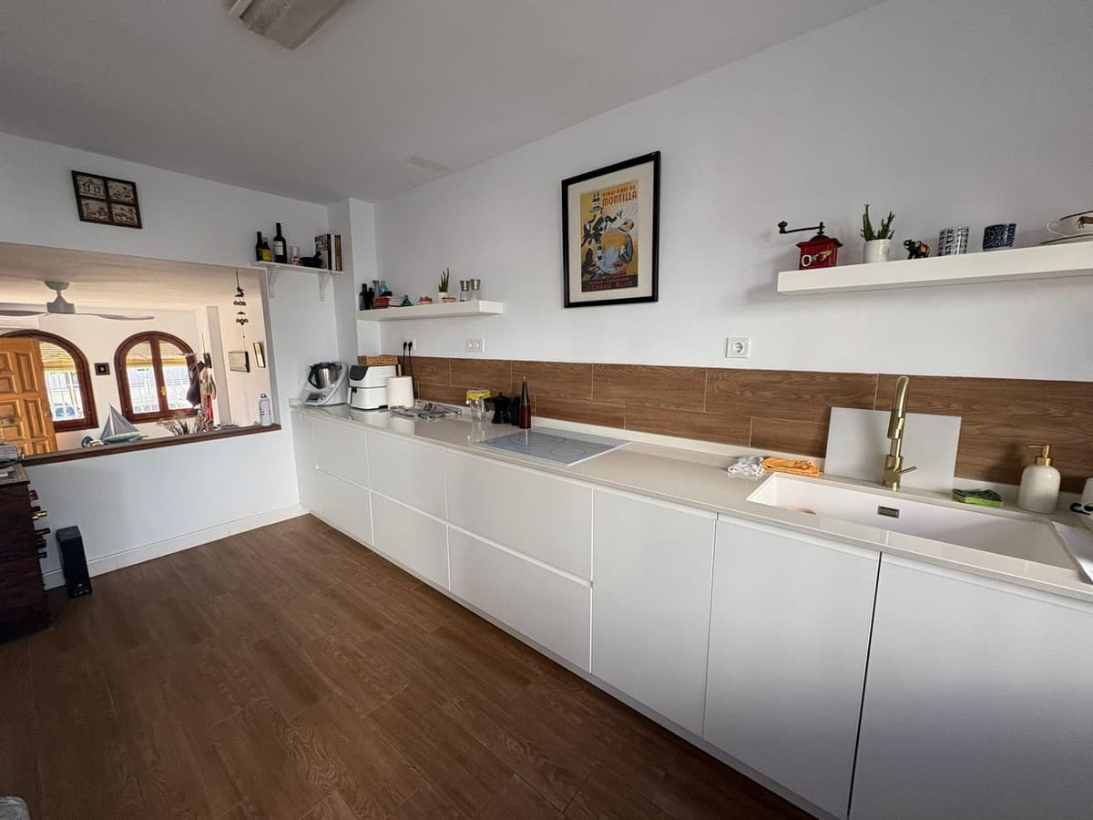 Semi-Detached House in La Colina — photo 8 of 10