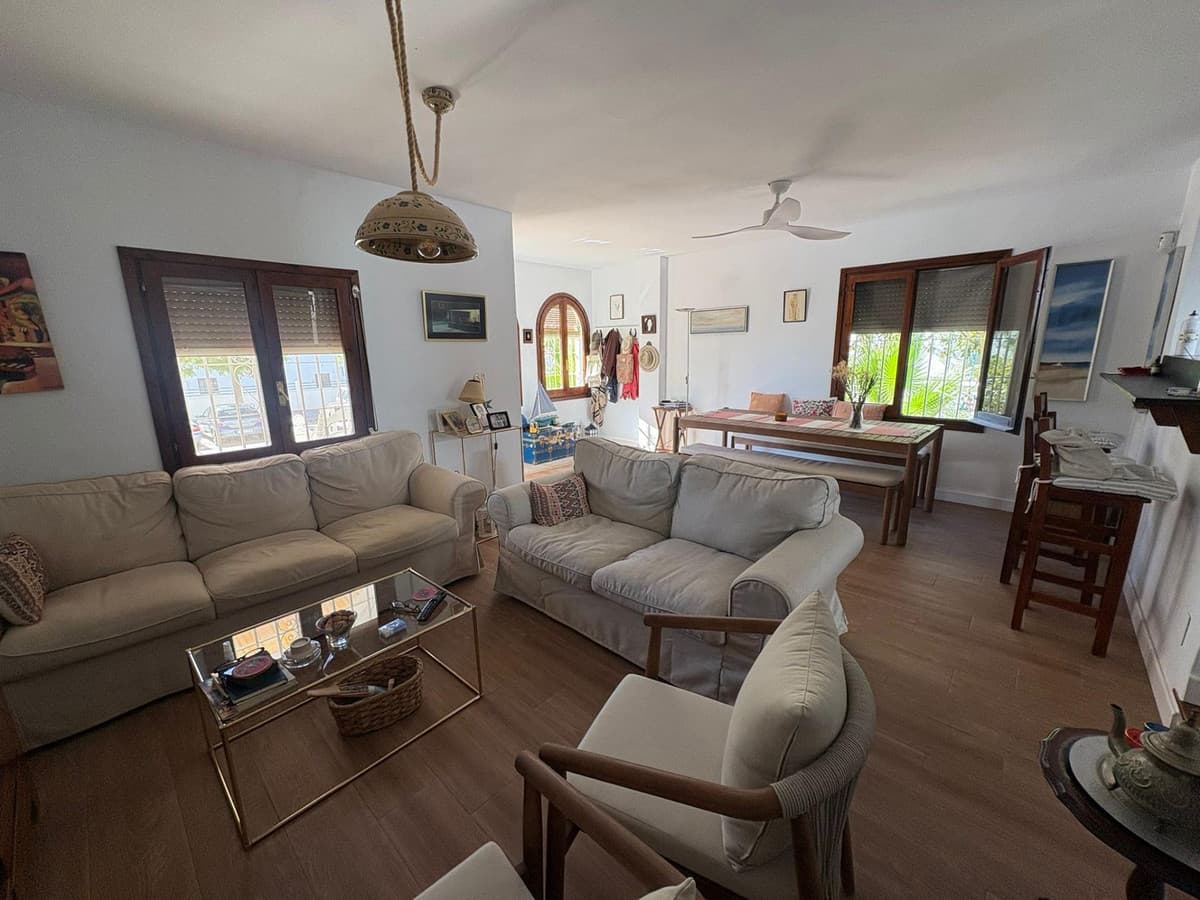 Semi-Detached House in La Colina — photo 10 of 10