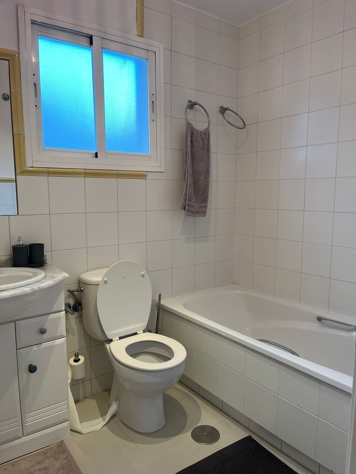 Middle Floor Apartment in Guadalmina Baja — photo 9 of 10