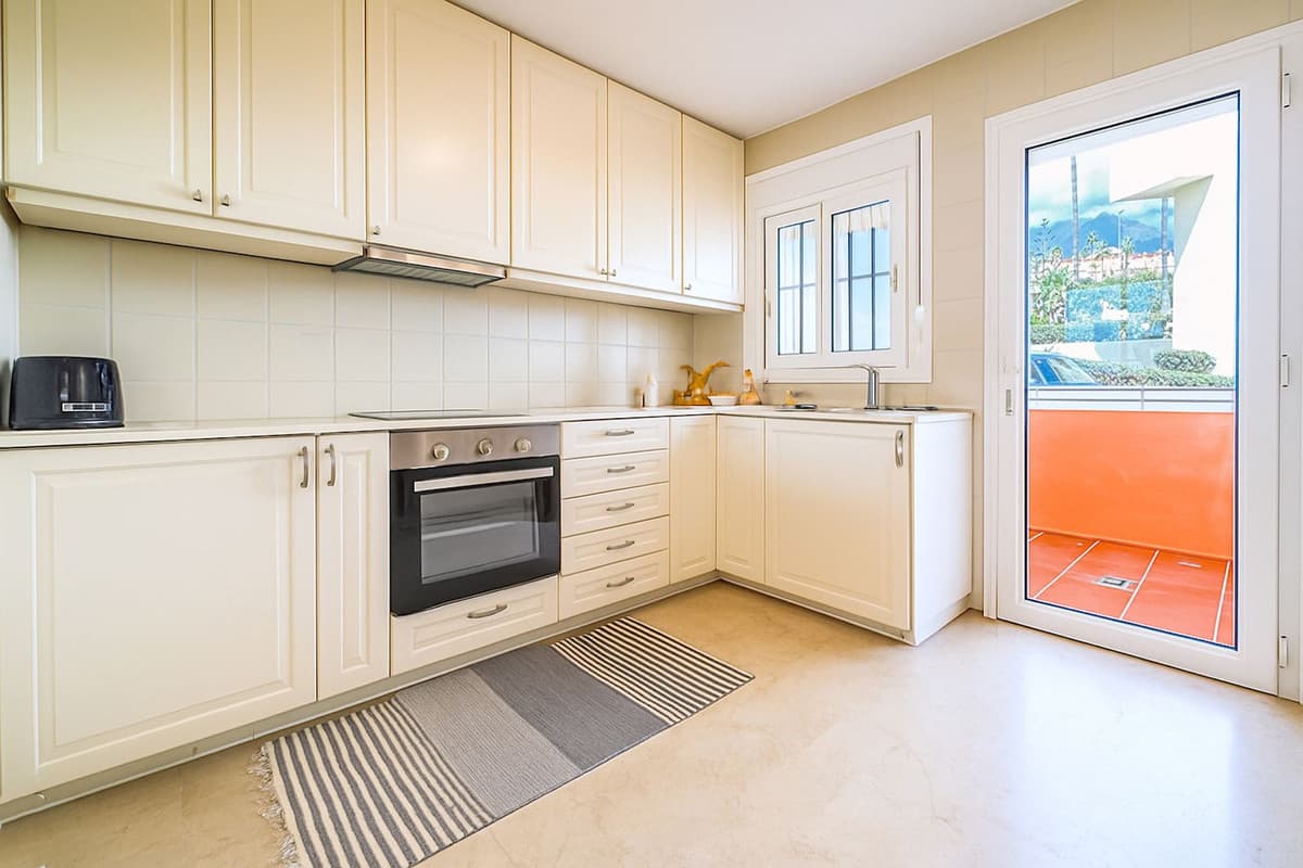 Townhouse in Estepona — photo 7 of 10