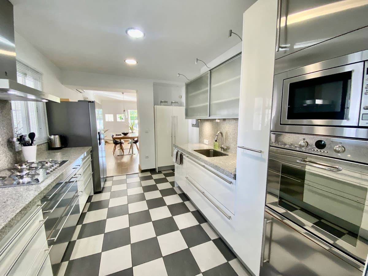 Semi-Detached House in Guadalmina Baja — photo 9 of 10