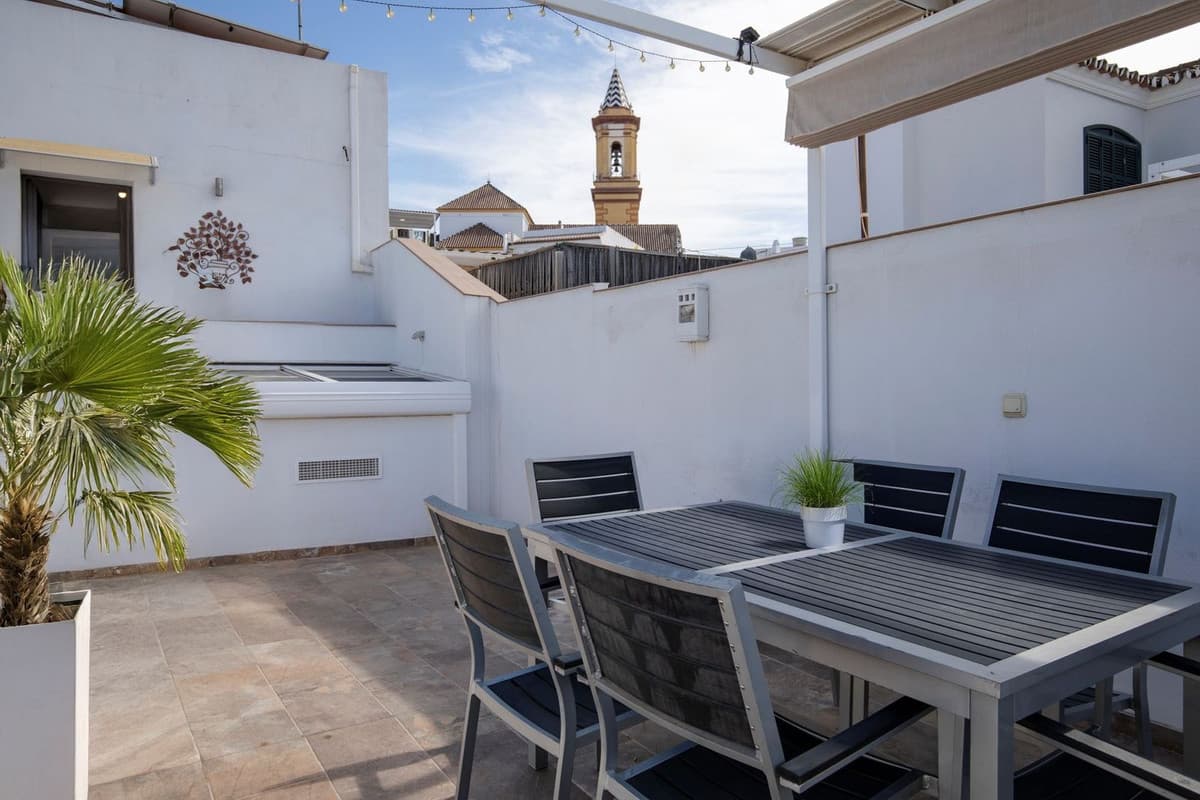 Detached Villa in Estepona — photo 1 of 10