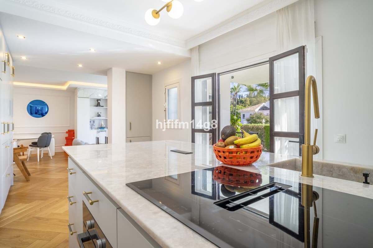 Ground Floor Apartment in Nueva Andalucía — photo 9 of 10