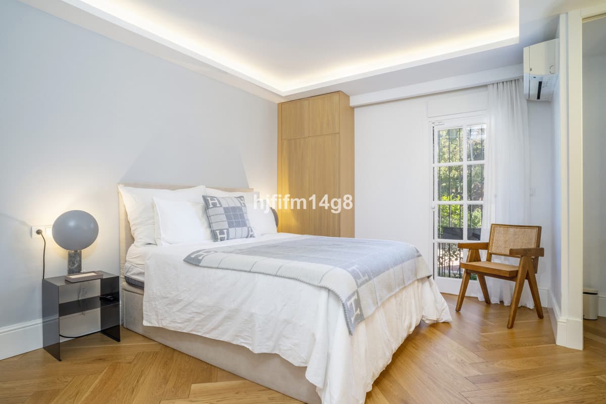 Ground Floor Apartment in Nueva Andalucía — photo 10 of 10