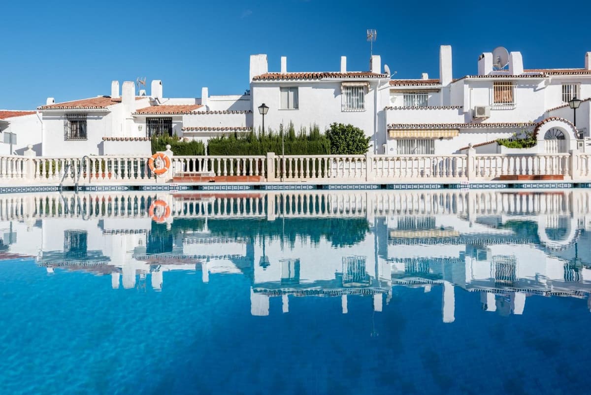 Townhouse in Estepona — photo 1 of 10