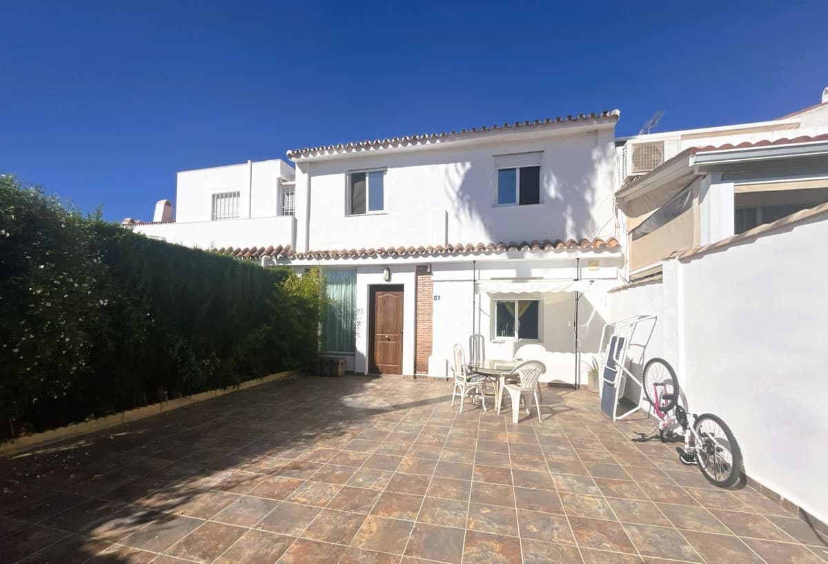 Townhouse in Estepona — photo 2 of 10