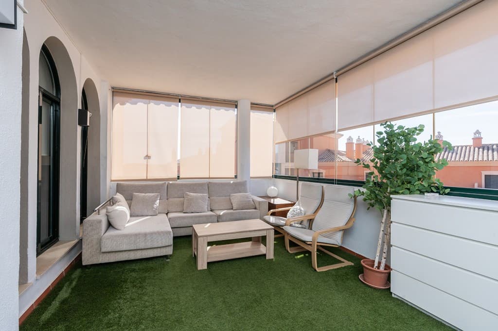 Middle Floor Apartment in Elviria — photo 2 of 10