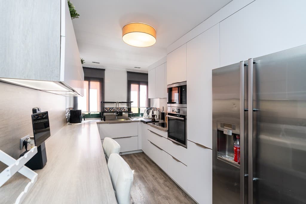Middle Floor Apartment in Elviria — photo 6 of 10