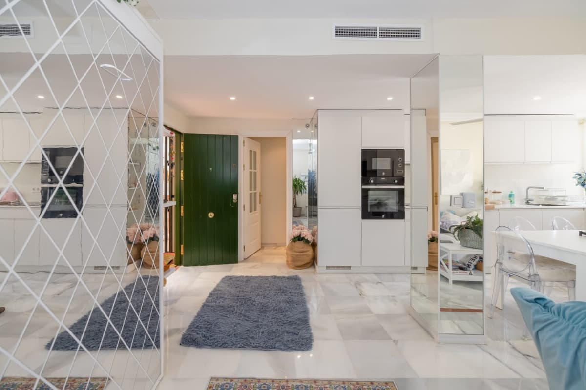 Middle Floor Apartment in Nueva Andalucía — photo 9 of 10