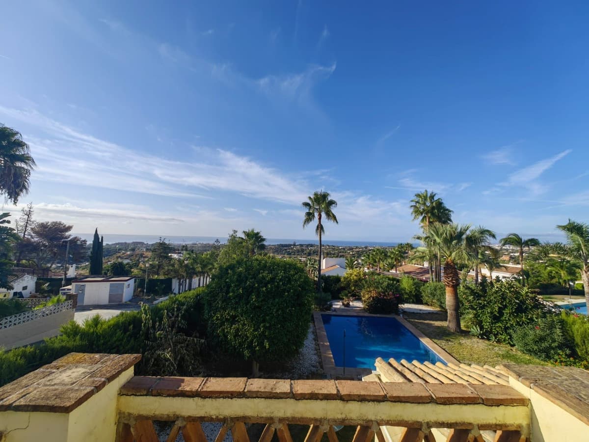 Detached Villa in Estepona — photo 2 of 10
