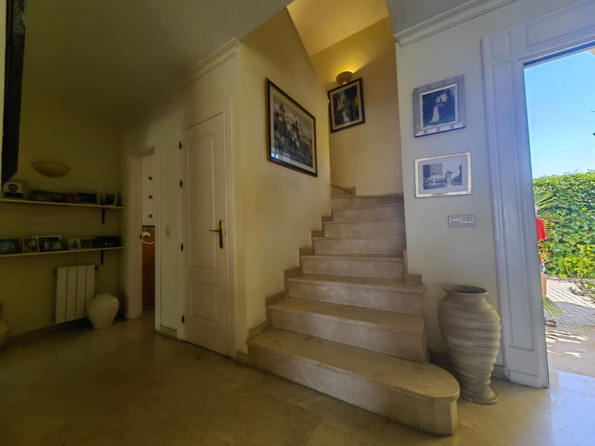 Detached Villa in Estepona — photo 6 of 10