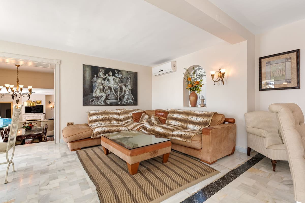 Detached Villa in Estepona — photo 8 of 10