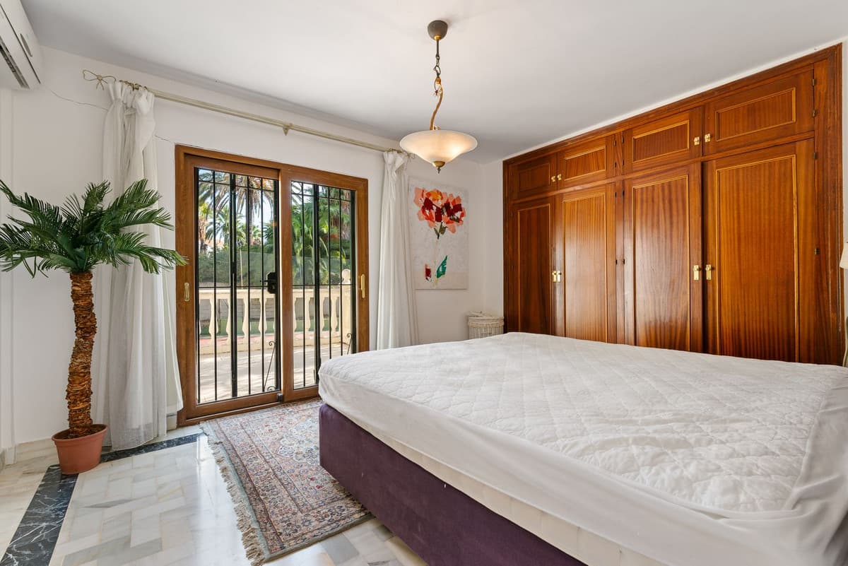 Detached Villa in Estepona — photo 9 of 10