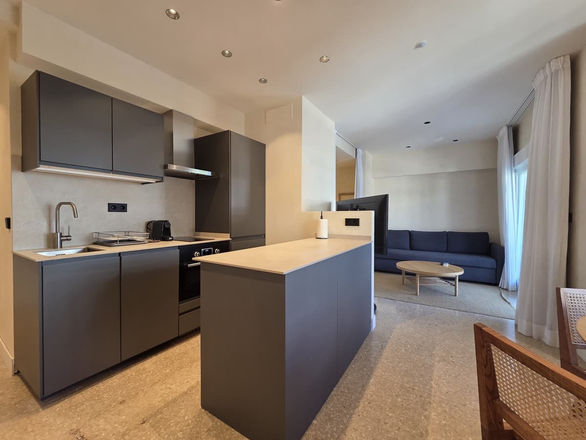 Middle Floor Apartment in Marbella — photo 2 of 10
