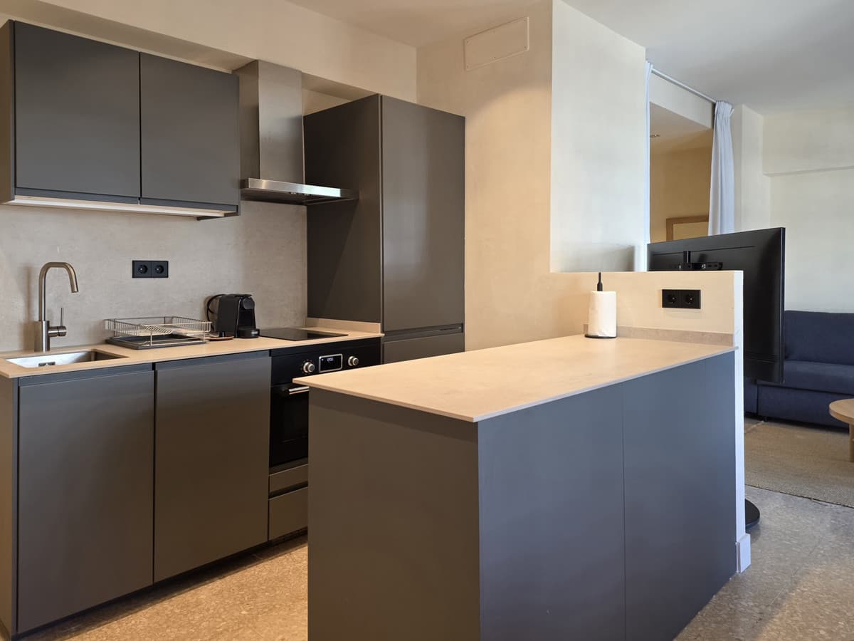 Middle Floor Apartment in Marbella — photo 3 of 10